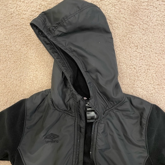 Umbro Boy’s black Fleece/Hoody. Size Medium 8/10. - Picture 2 of 5